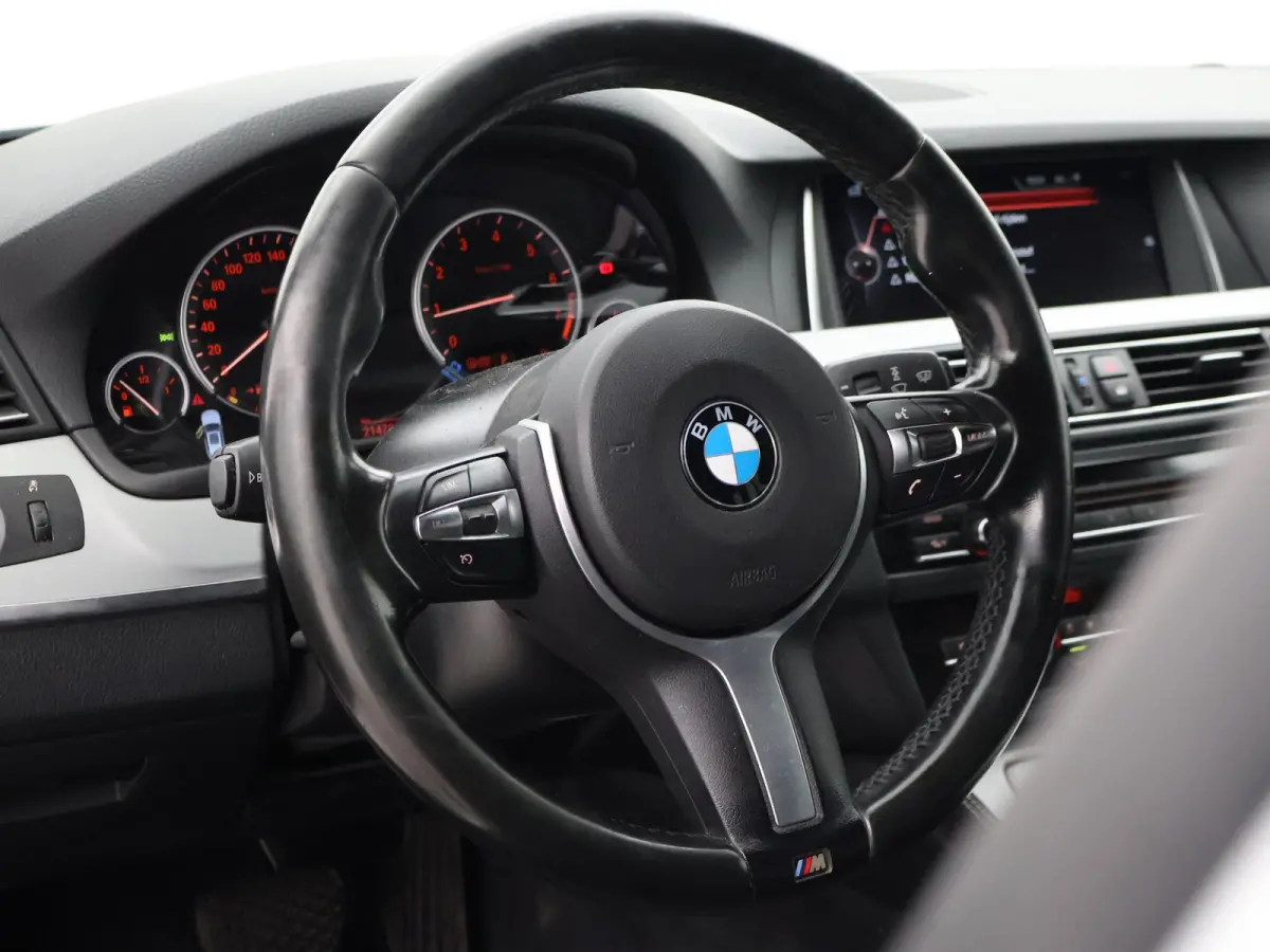 520i 260 PK M-SPORT INTERIEUR + EXTERIEUR | M SPORTSTOELEN | 20 INCH LMV