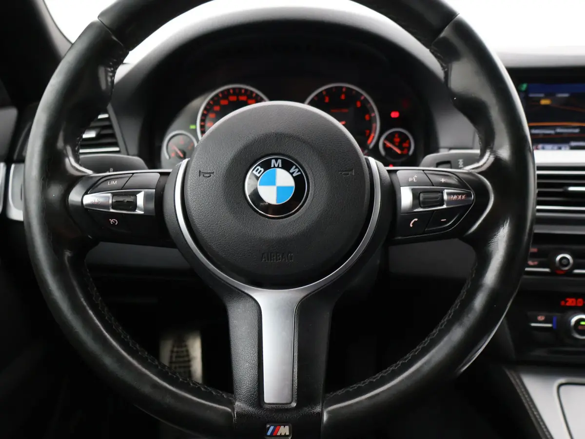 520i 260 PK M-SPORT INTERIEUR + EXTERIEUR | M SPORTSTOELEN | 20 INCH LMV