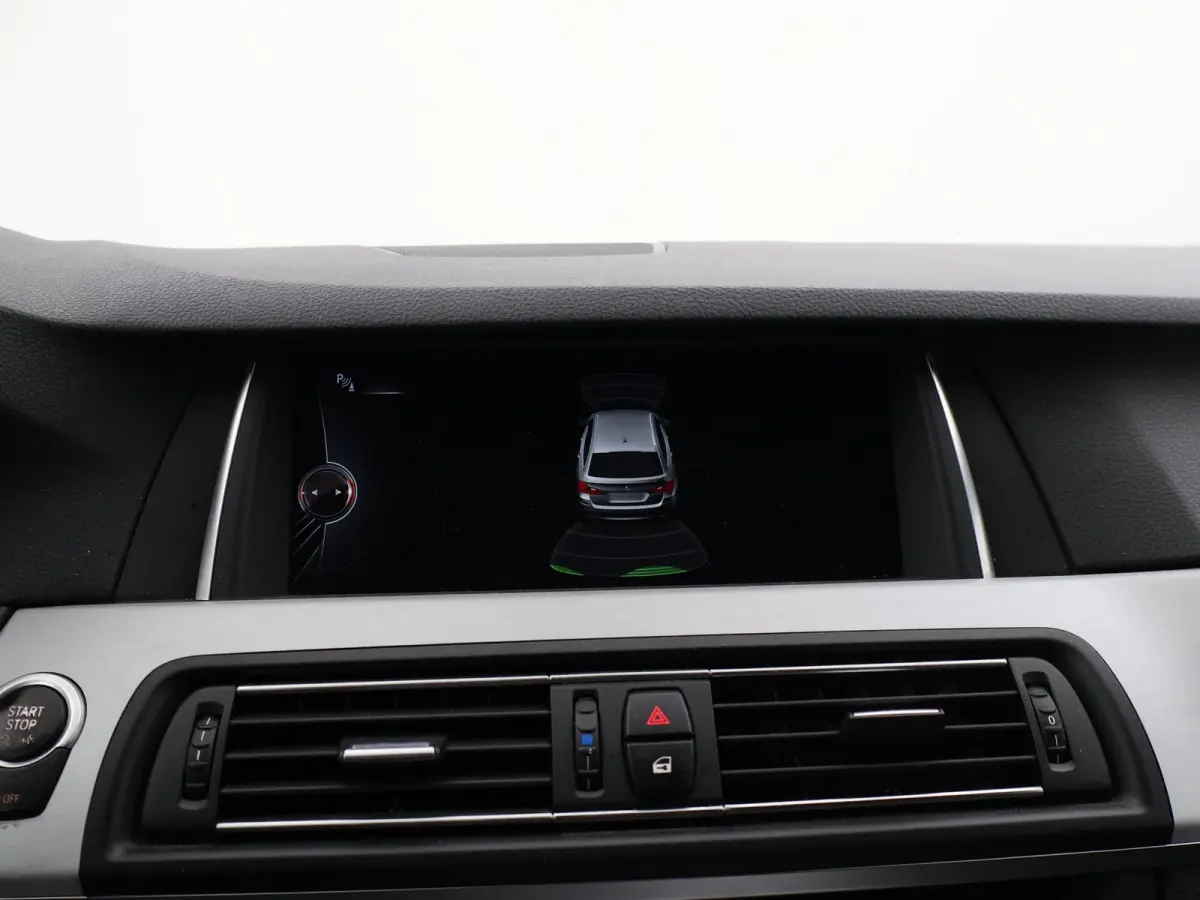 520i 260 PK M-SPORT INTERIEUR + EXTERIEUR | M SPORTSTOELEN | 20 INCH LMV
