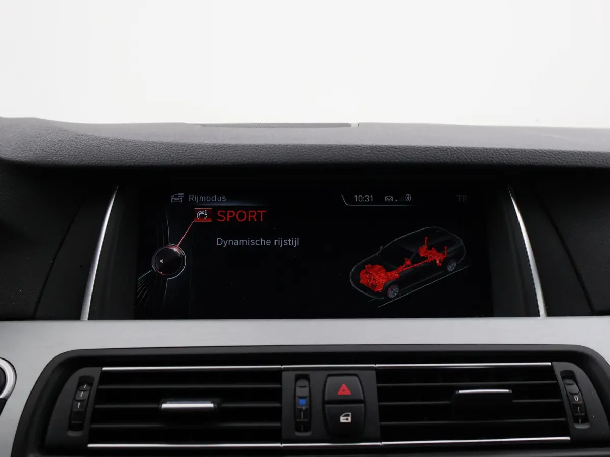 520i 260 PK M-SPORT INTERIEUR + EXTERIEUR | M SPORTSTOELEN | 20 INCH LMV