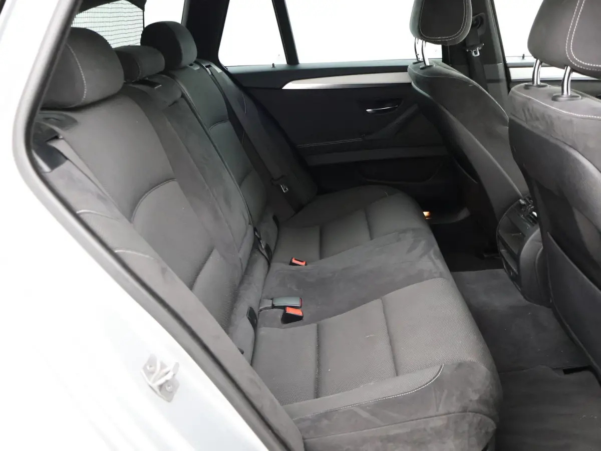 520i 260 PK M-SPORT INTERIEUR + EXTERIEUR | M SPORTSTOELEN | 20 INCH LMV