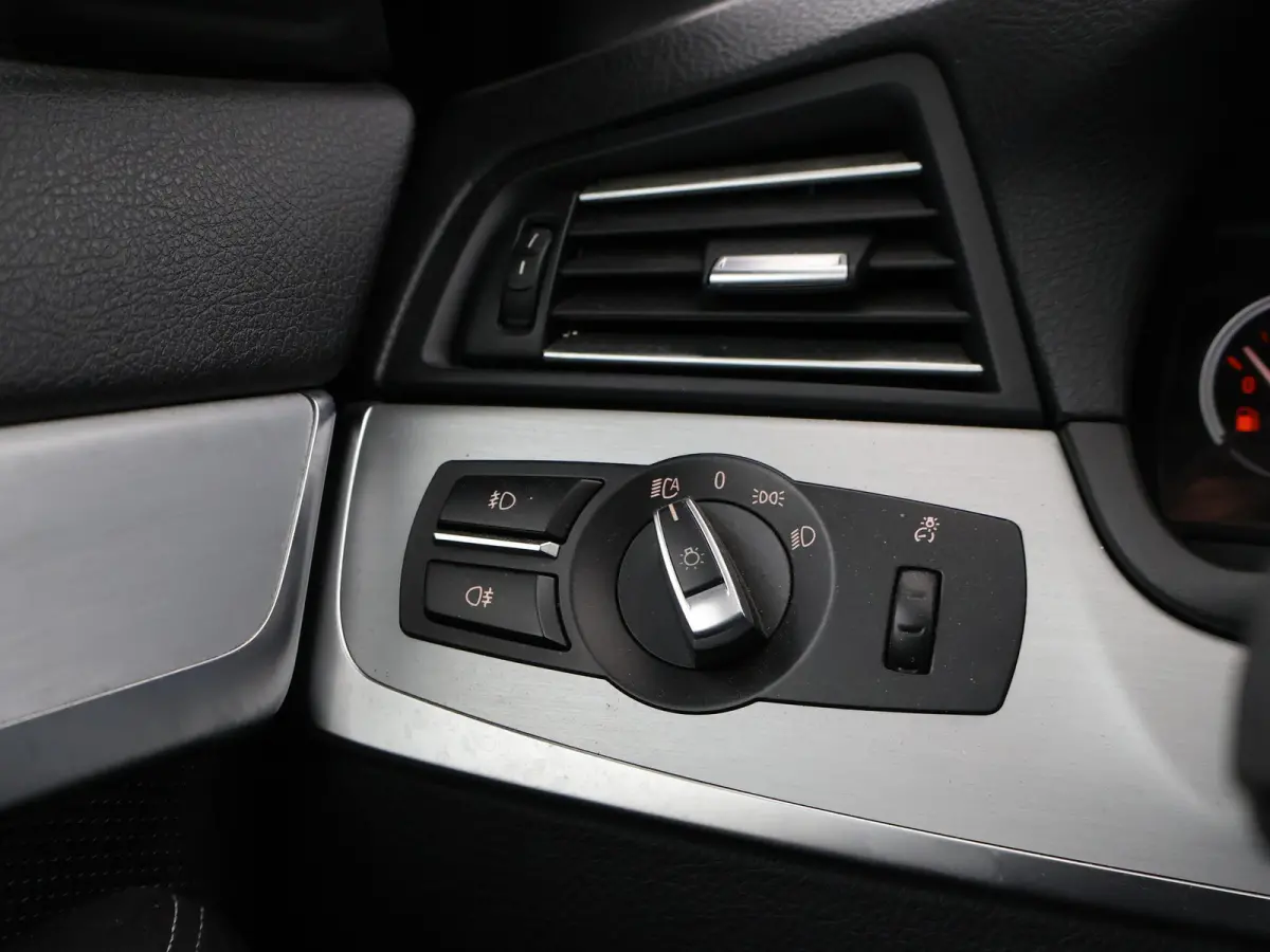 520i 260 PK M-SPORT INTERIEUR + EXTERIEUR | M SPORTSTOELEN | 20 INCH LMV