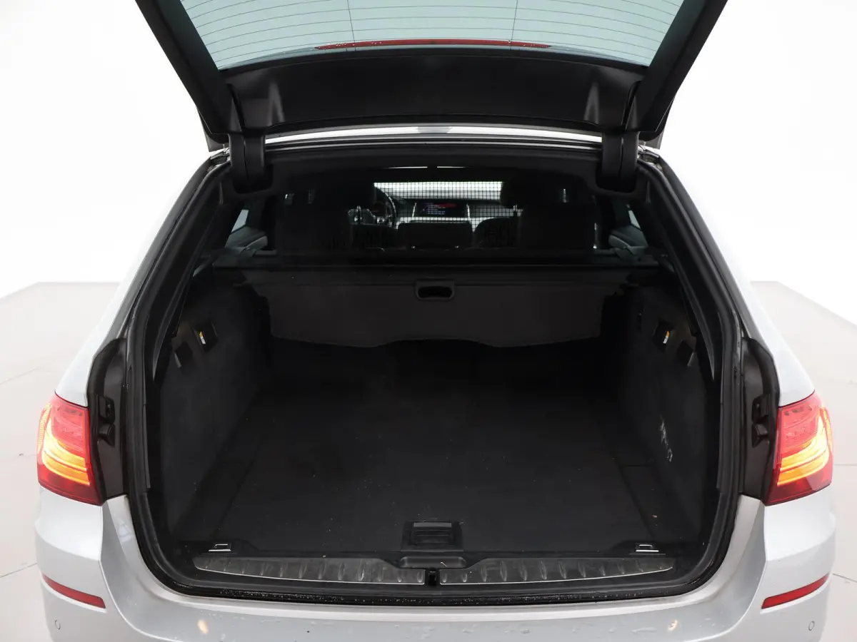 520i 260 PK M-SPORT INTERIEUR + EXTERIEUR | M SPORTSTOELEN | 20 INCH LMV