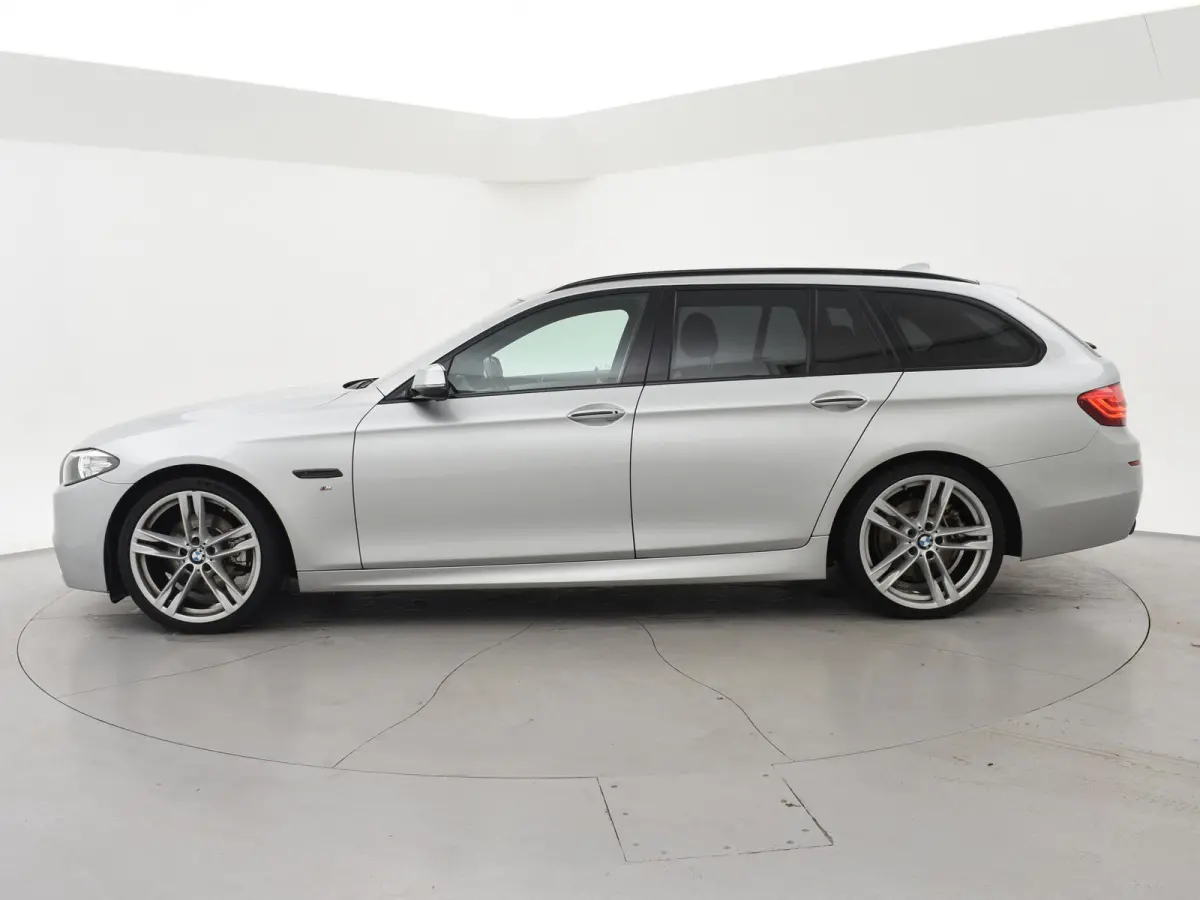 520i 260 PK M-SPORT INTERIEUR + EXTERIEUR | M SPORTSTOELEN | 20 INCH LMV