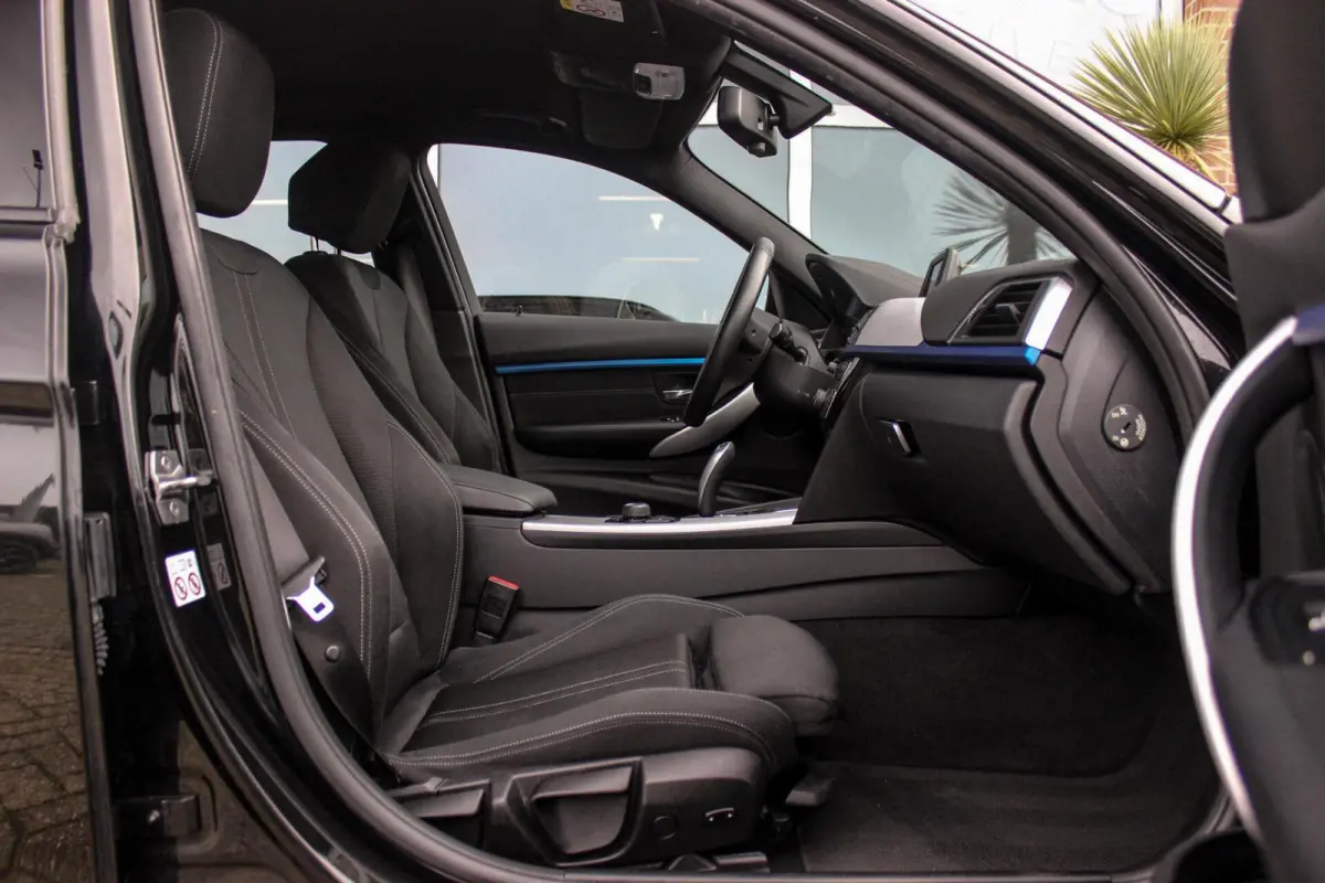 320i F31 M Sport Edition | M-pakket | 2e eigenaar | 18 inch | LED | Automaat | PDC | Cruise-control | Climate-control | 4 cilinder | 184 pk | Origineel