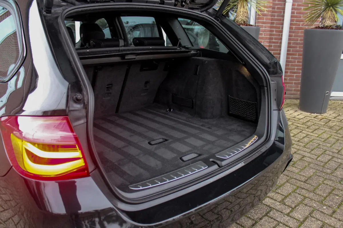 320i F31 M Sport Edition | M-pakket | 2e eigenaar | 18 inch | LED | Automaat | PDC | Cruise-control | Climate-control | 4 cilinder | 184 pk | Origineel