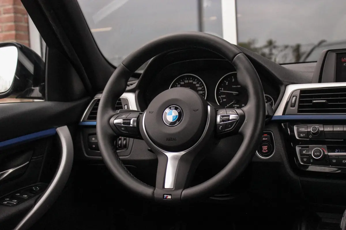 320i F31 M Sport Edition | M-pakket | 2e eigenaar | 18 inch | LED | Automaat | PDC | Cruise-control | Climate-control | 4 cilinder | 184 pk | Origineel