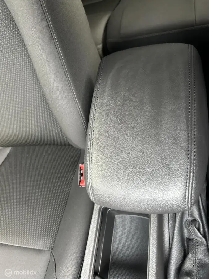 1.0 Trend * AUTOMAAT * 125 PK * NAVIGATIE * AIRCO