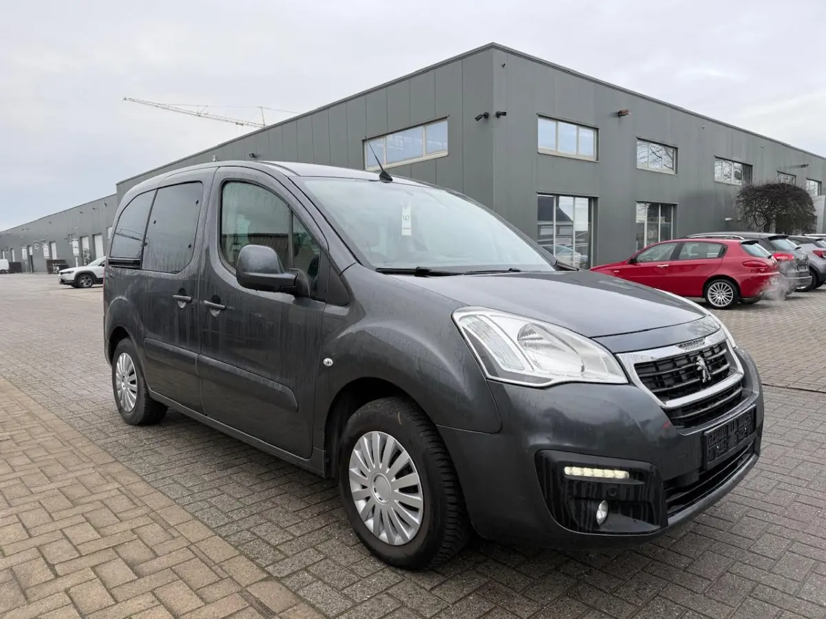 1.2 BENZINE| CAMERA |TREKHAAK | NIEUWE RIEM