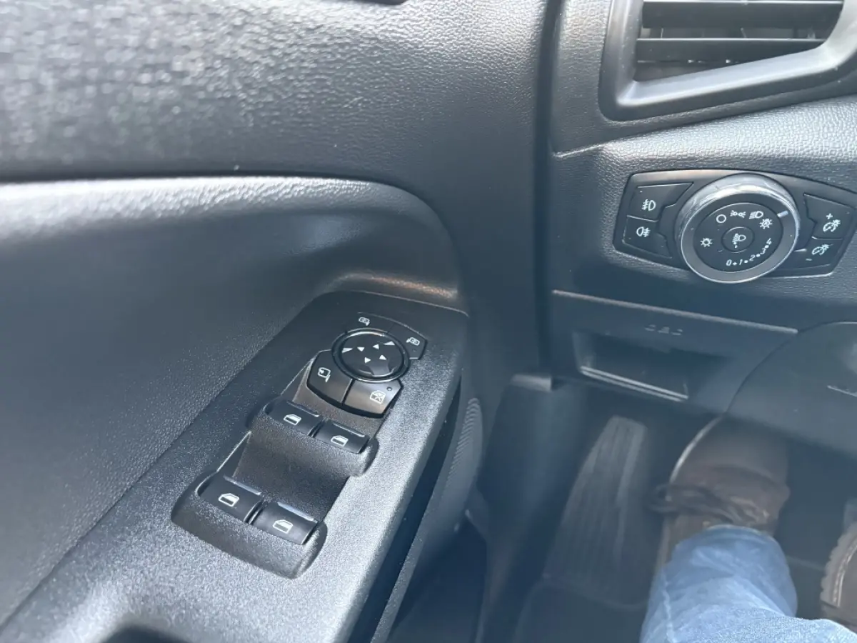 1.0 EcoBoost Titanium
