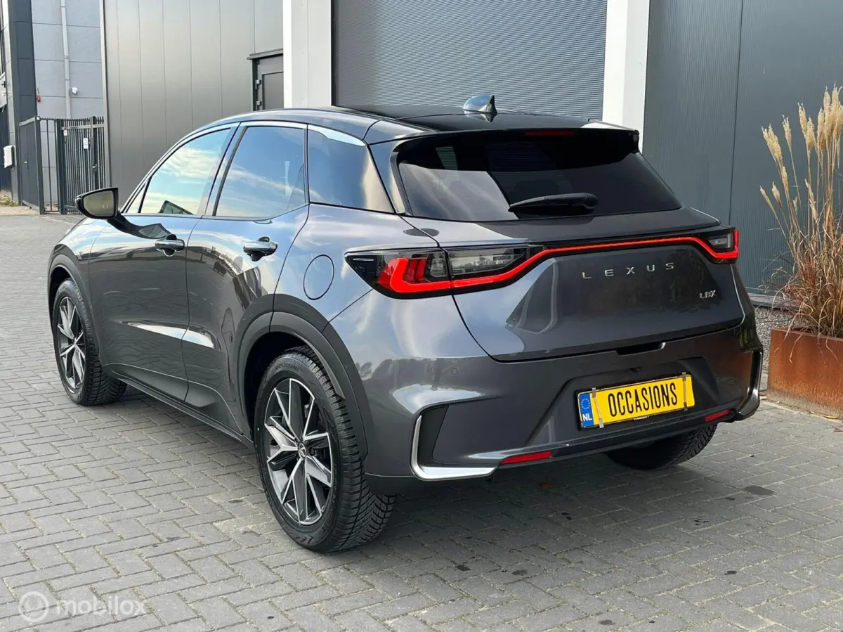 Cool 2WD Leder led Carplay Camera