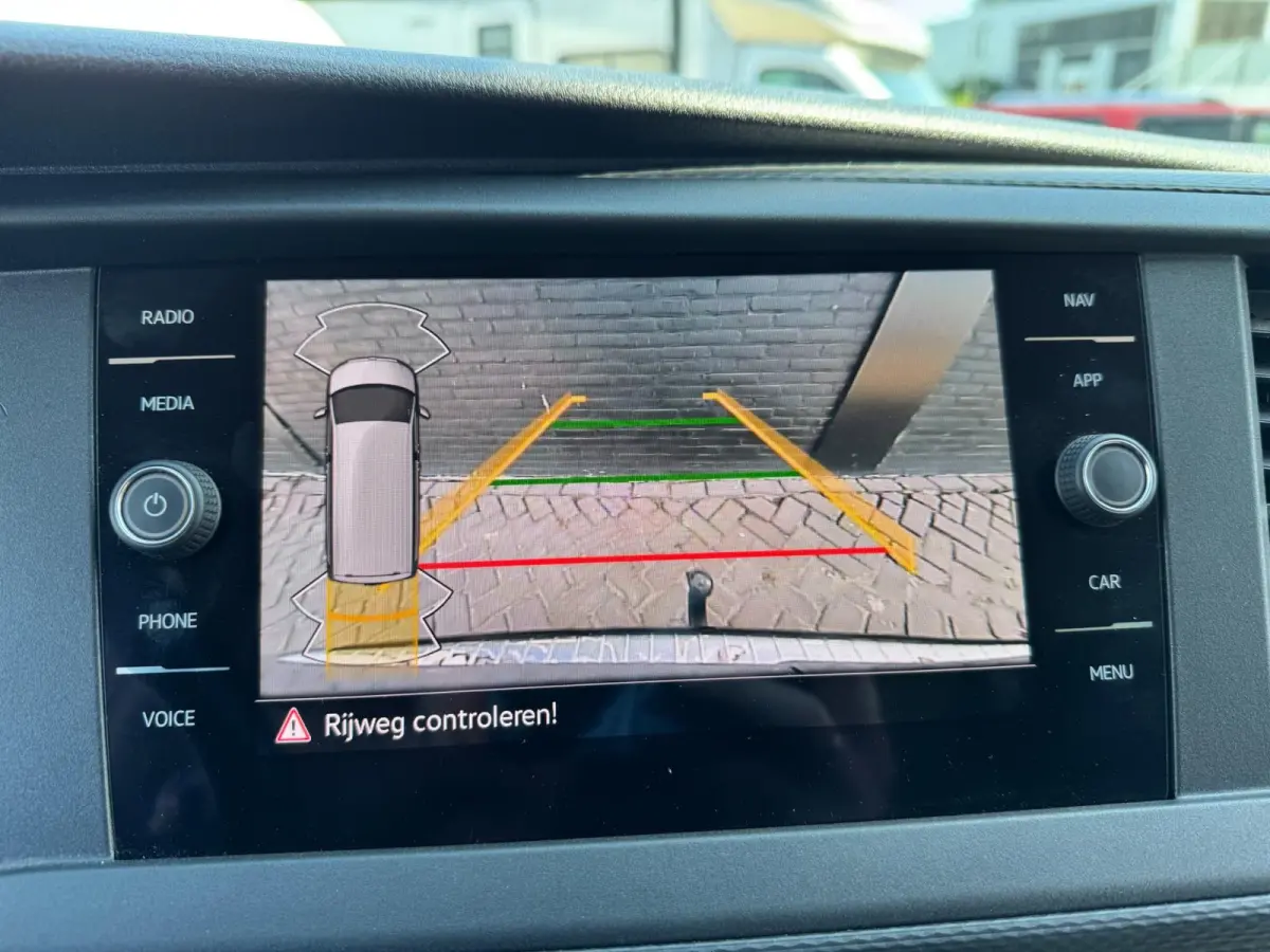 2.0 TDI L2H1 30 DC Bulli **CAMERA + CRUISE + CARPLAY**