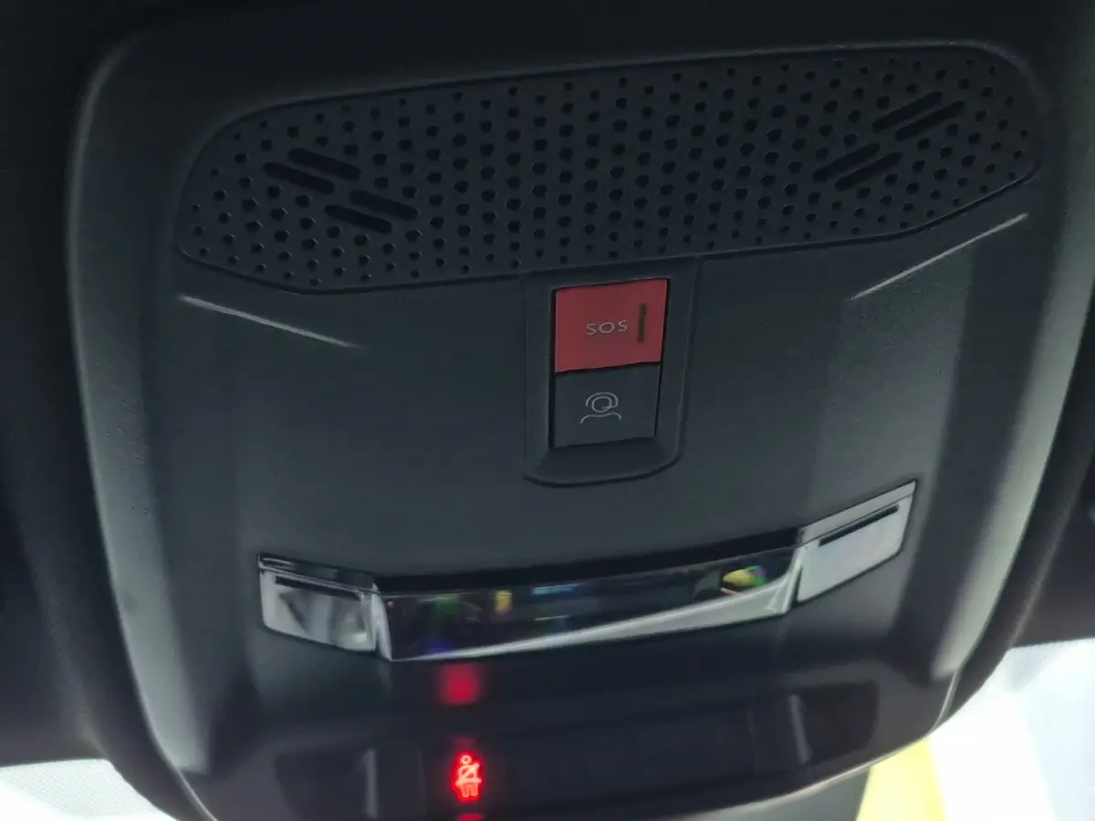 Hybrid 100 e-DCS6 GT Camera | Keyless | Full LED | Parkeersensoren | Half leder |