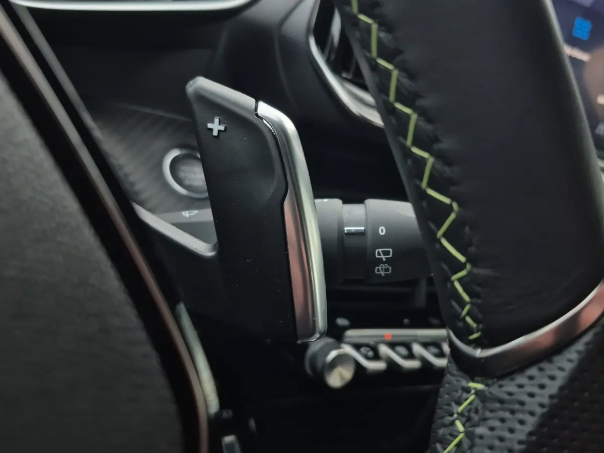 Hybrid 100 e-DCS6 GT Camera | Keyless | Full LED | Parkeersensoren | Half leder |