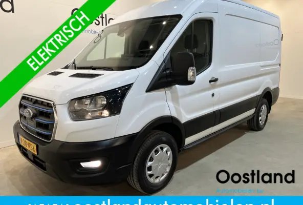 390 (3500 kg) L2H2 Trend 68 kWh 184 PK / 100% Elektrisch !! / Airco / Cruise Control / CarPlay / Camera / Navigatie / 3-Zits / 10.350 KM !!