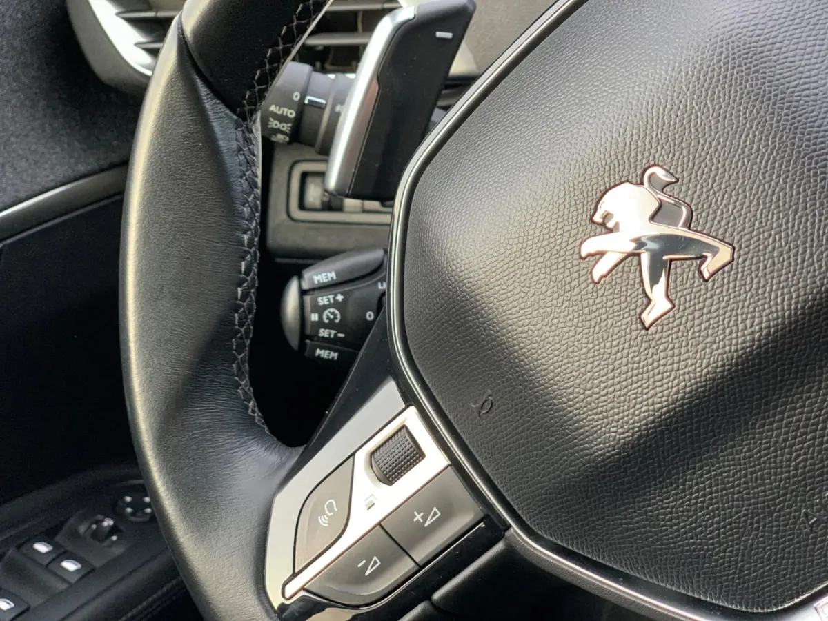 1.2 PureTech Allure |2e Eigenaar|Automaat|D-riem v.v.|Camera| Navigatie|Cruise Control |