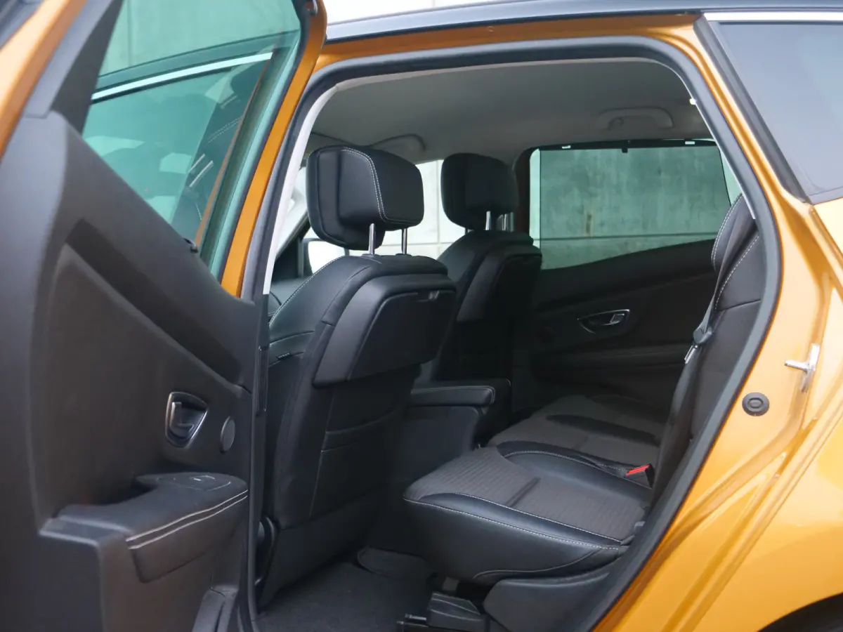 1.2 TCe Bose | NL auto | led | camera | trekhaak | zeer nette staat.