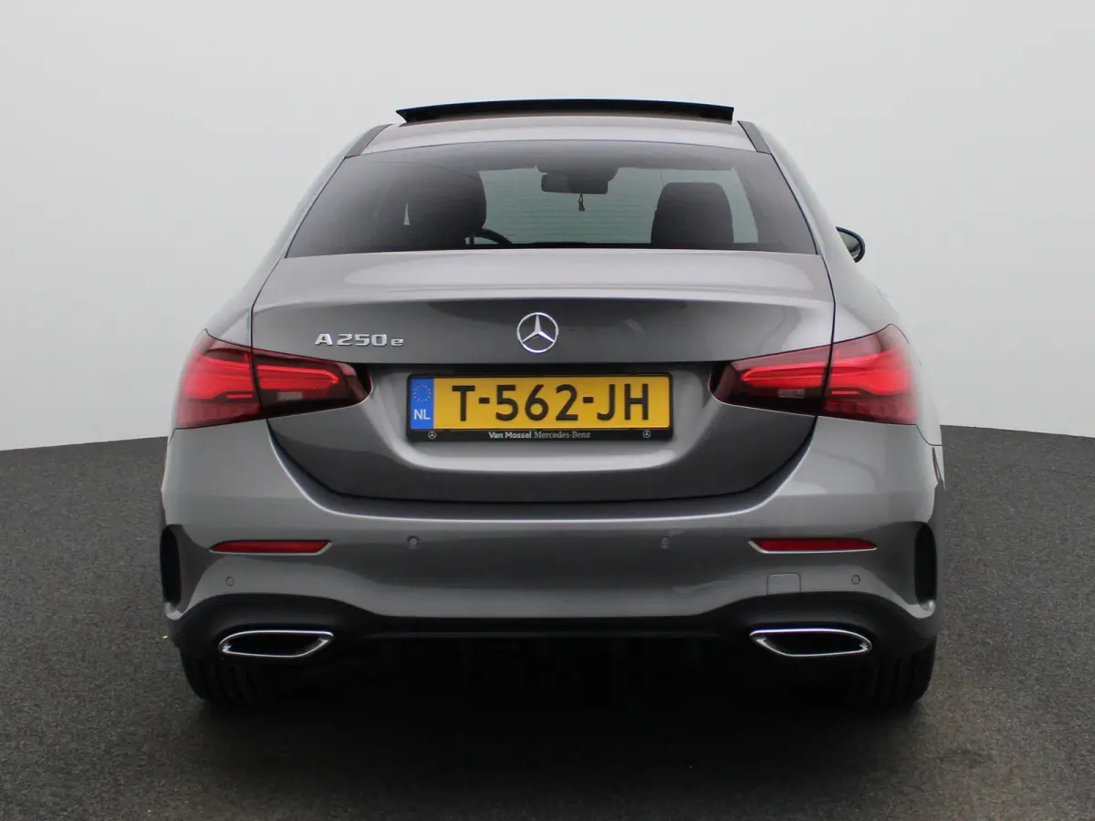 250 e AMG Line | Automaat | Apple Carplay/Android Auto | Panoramadak | Cruise Control | Achteruitrijcamera | Lichtmetalen Velgen |