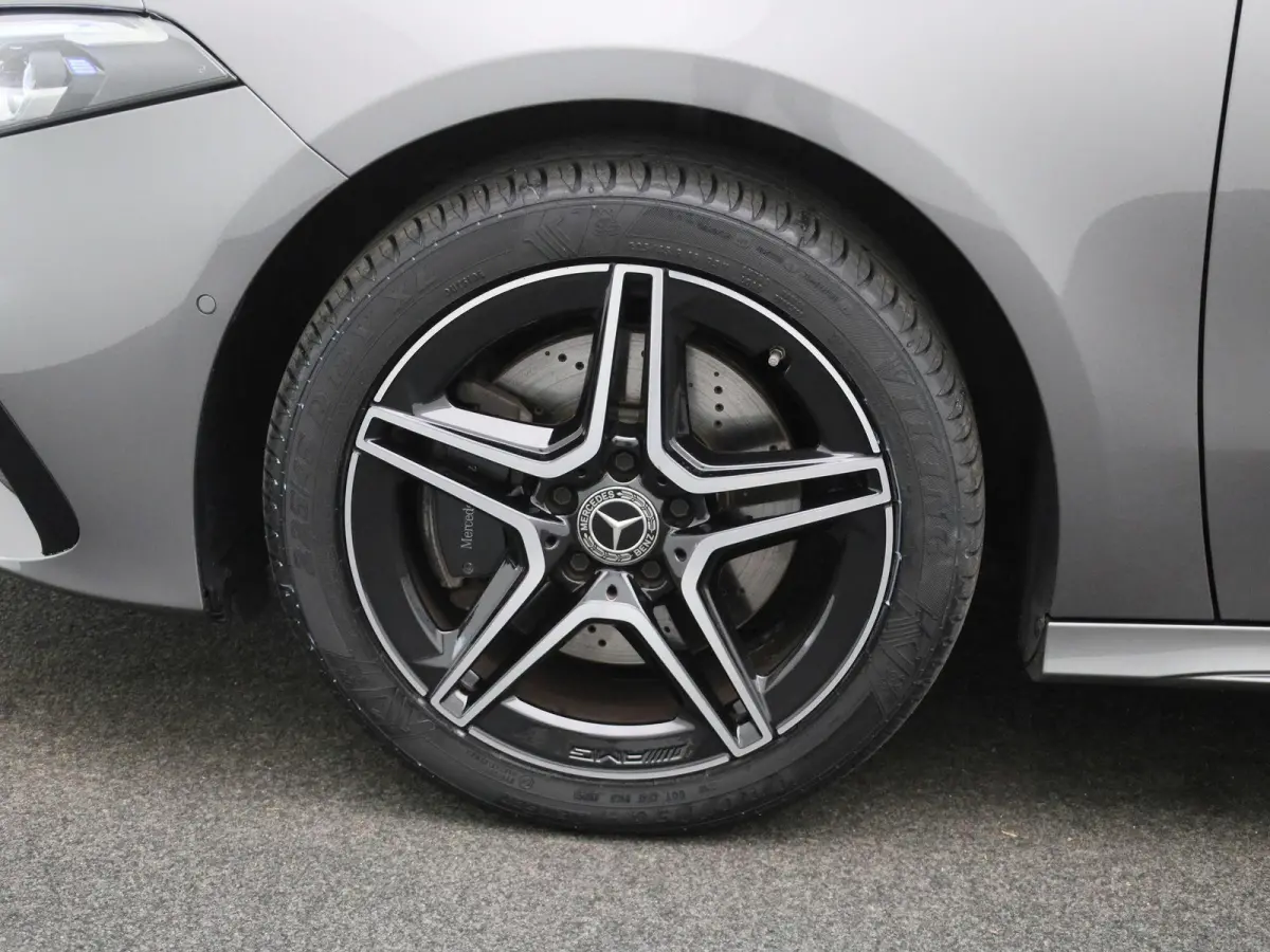 250 e AMG Line | Automaat | Apple Carplay/Android Auto | Panoramadak | Cruise Control | Achteruitrijcamera | Lichtmetalen Velgen |