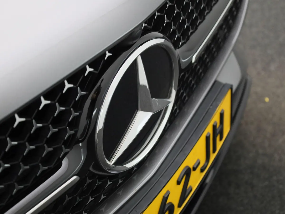 250 e AMG Line | Automaat | Apple Carplay/Android Auto | Panoramadak | Cruise Control | Achteruitrijcamera | Lichtmetalen Velgen |