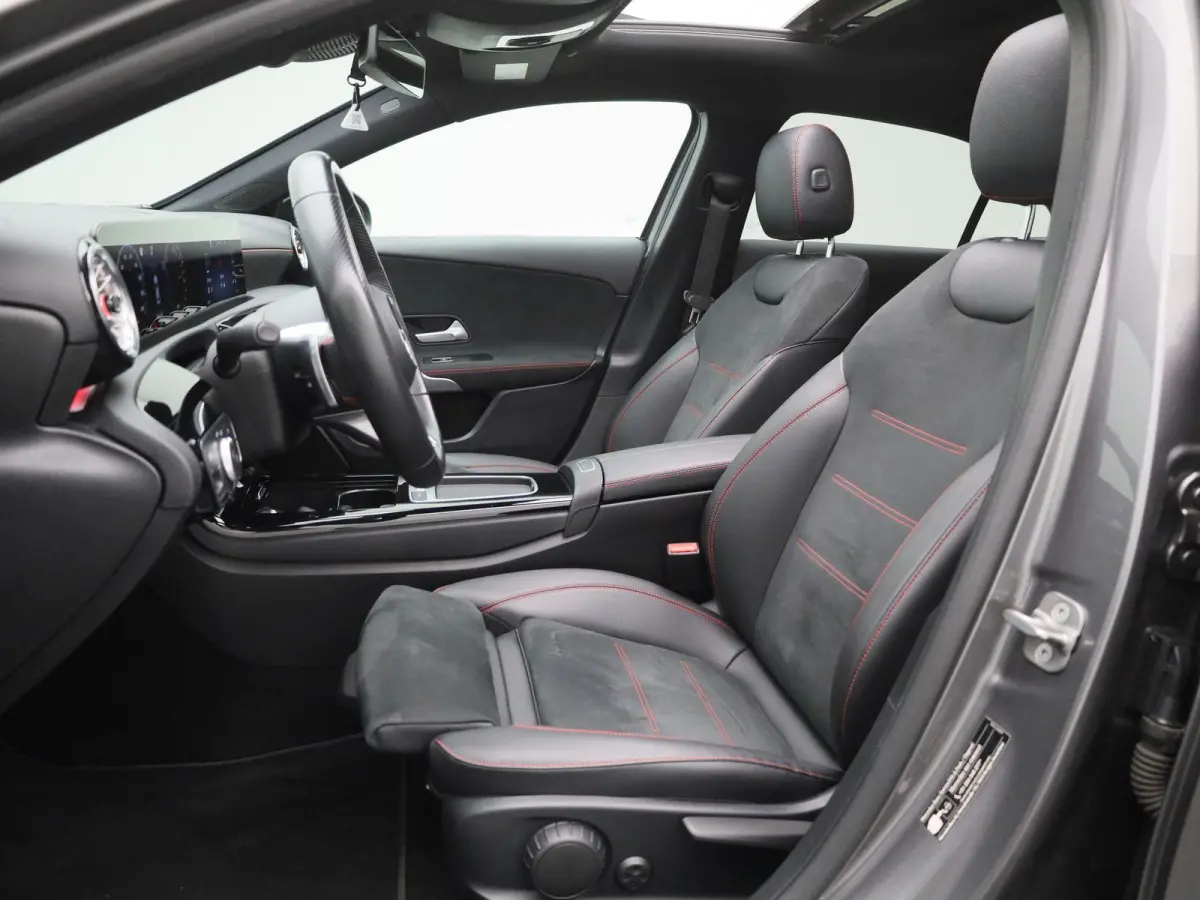 250 e AMG Line | Automaat | Apple Carplay/Android Auto | Panoramadak | Cruise Control | Achteruitrijcamera | Lichtmetalen Velgen |