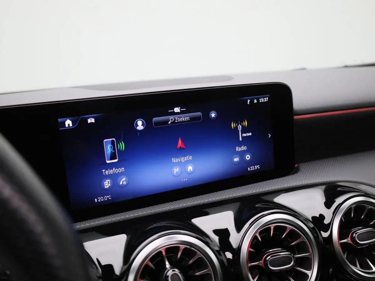 250 e AMG Line | Automaat | Apple Carplay/Android Auto | Panoramadak | Cruise Control | Achteruitrijcamera | Lichtmetalen Velgen |