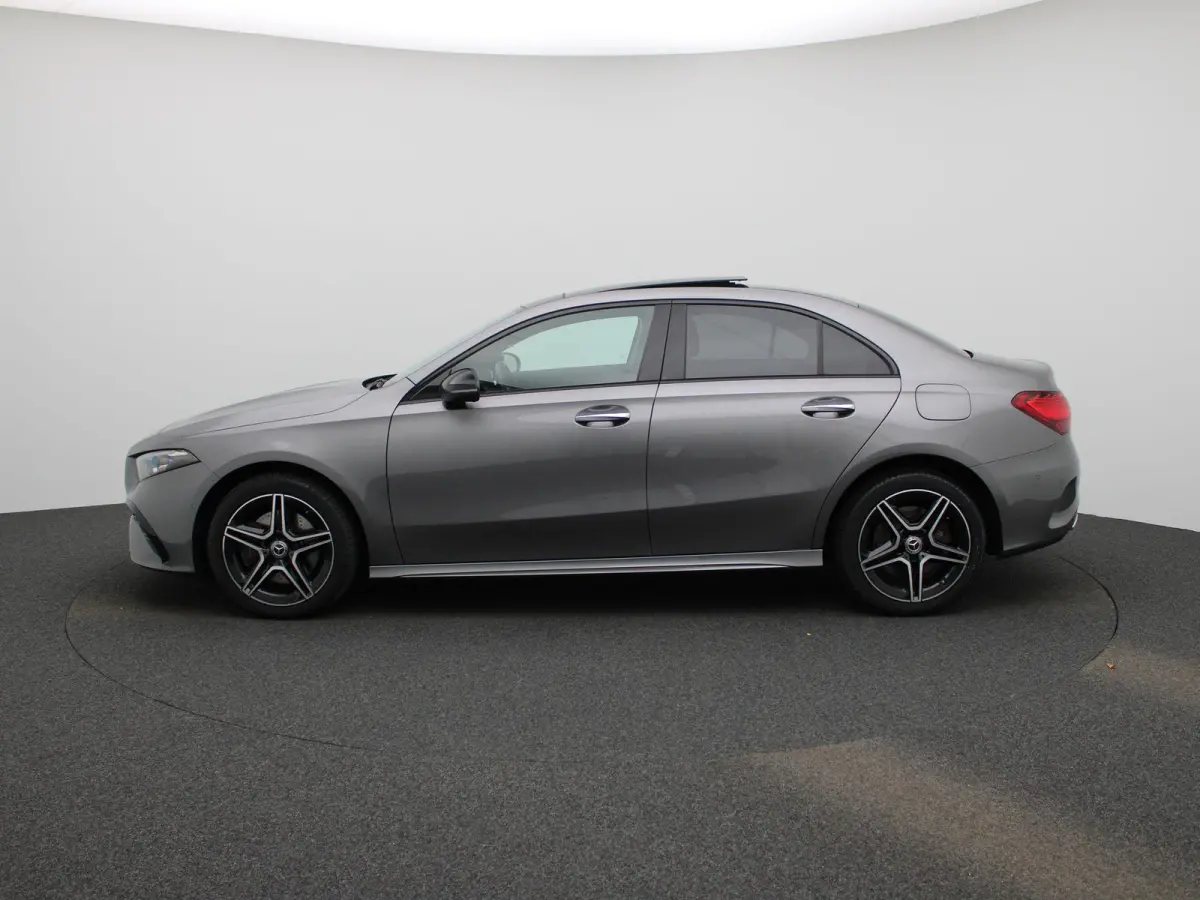 250 e AMG Line | Automaat | Apple Carplay/Android Auto | Panoramadak | Cruise Control | Achteruitrijcamera | Lichtmetalen Velgen |