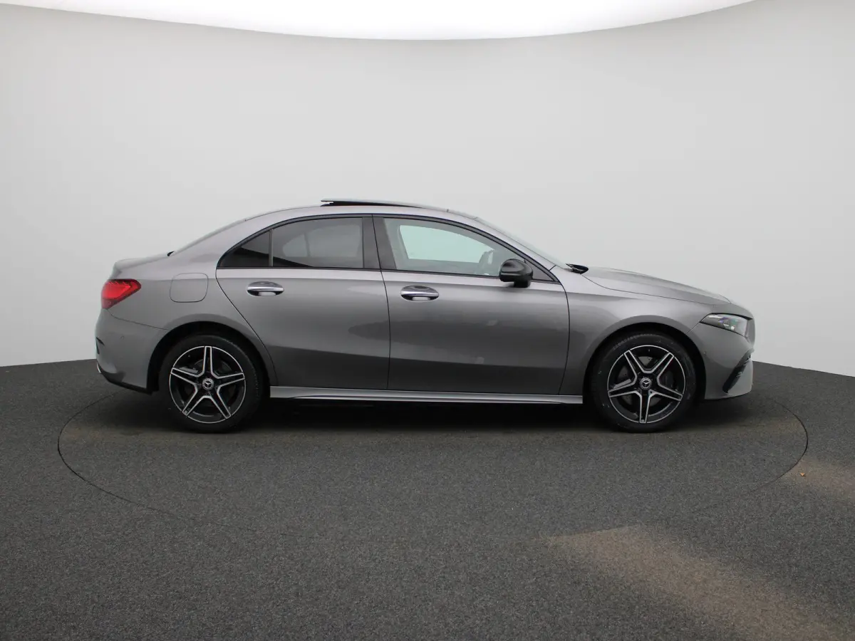 250 e AMG Line | Automaat | Apple Carplay/Android Auto | Panoramadak | Cruise Control | Achteruitrijcamera | Lichtmetalen Velgen |