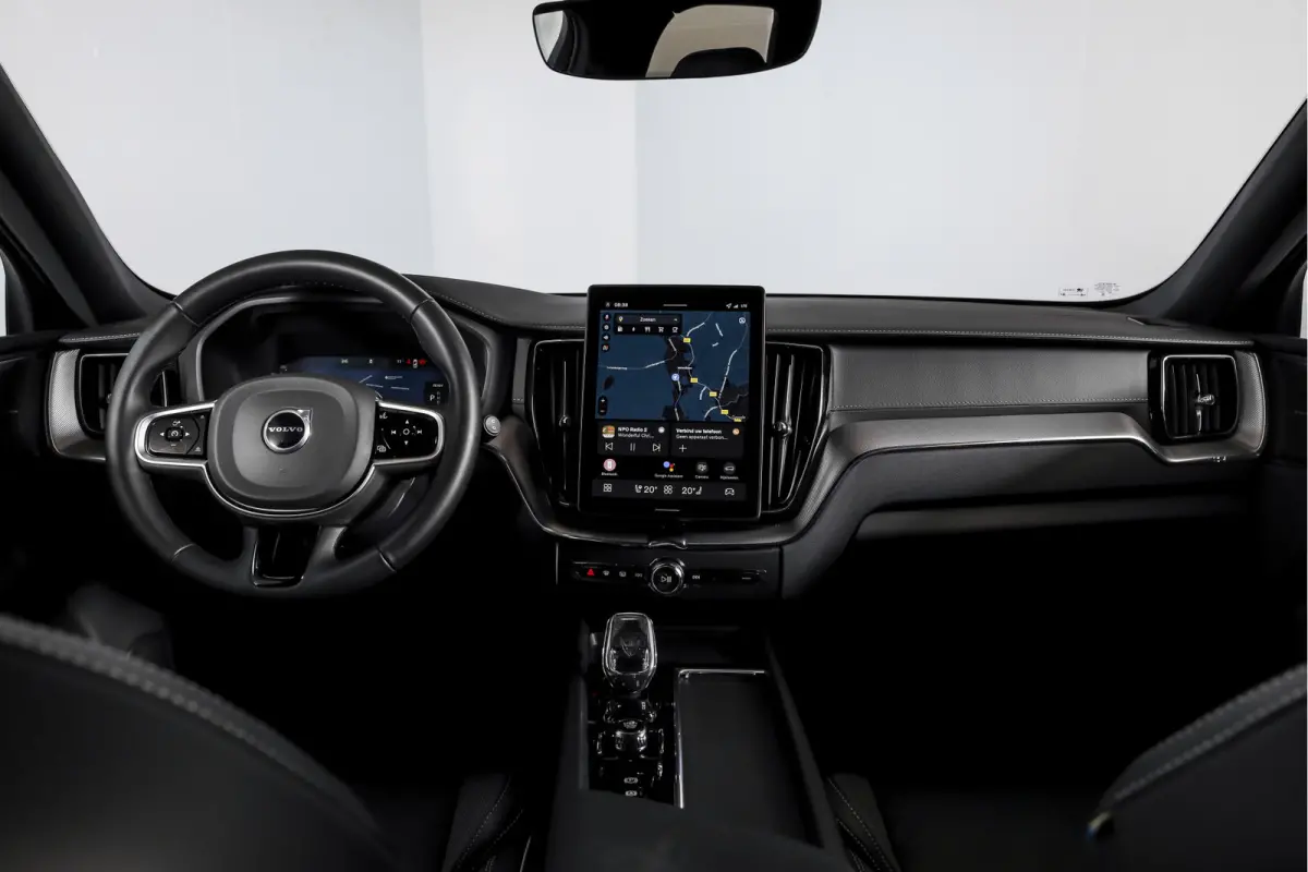 2.0 T8 Plug-in-hybrid AWD Polestar Engineered - Facelift MY26 | Elek. trekhaak | S/K-Panodak | Dig.Cockpit | Adapt.Cruise | Harman/Kardon | Stoel+-Stuurverw. | Elek. stoelen | 360 Camera | N