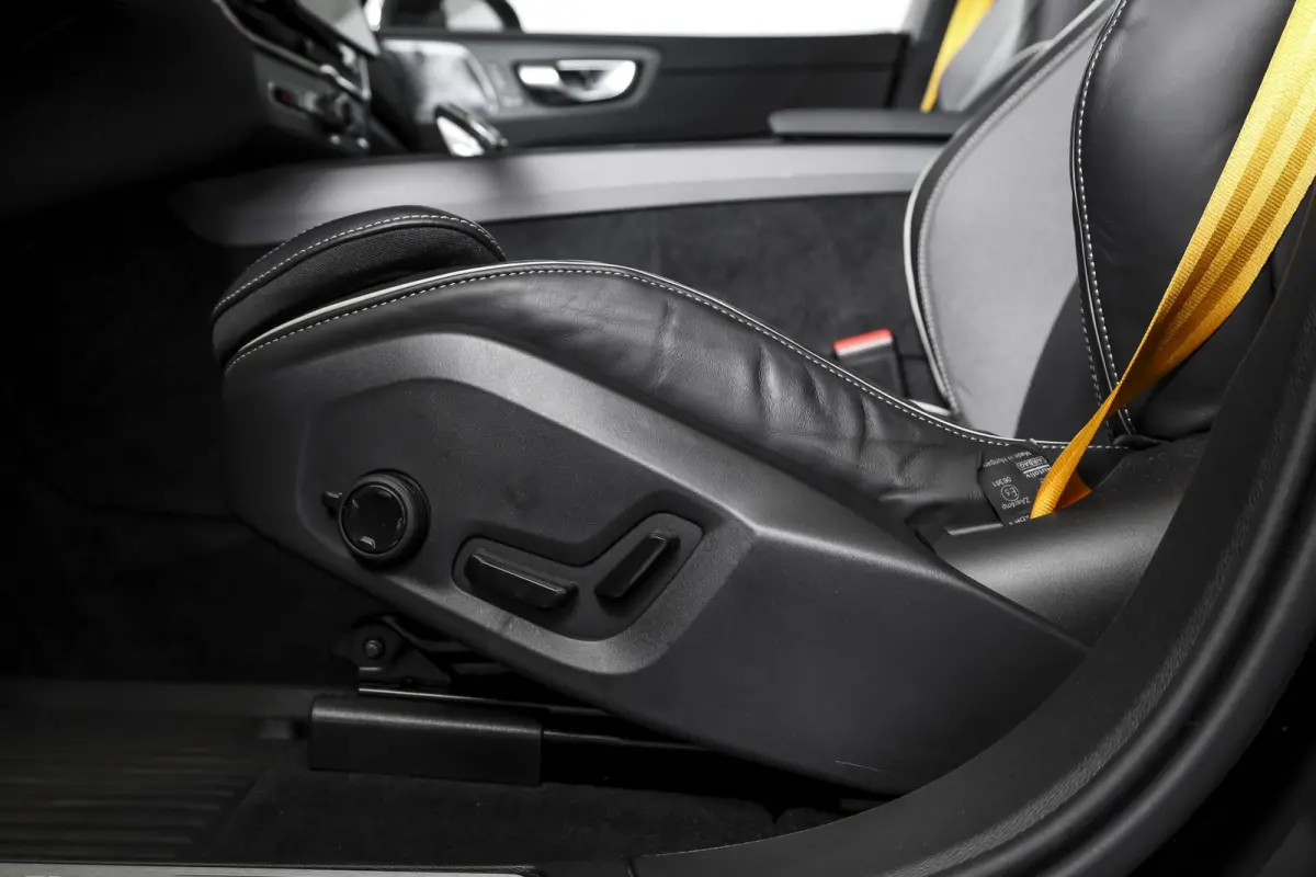 2.0 T8 Plug-in-hybrid AWD Polestar Engineered - Facelift MY26 | Elek. trekhaak | S/K-Panodak | Dig.Cockpit | Adapt.Cruise | Harman/Kardon | Stoel+-Stuurverw. | Elek. stoelen | 360 Camera | N