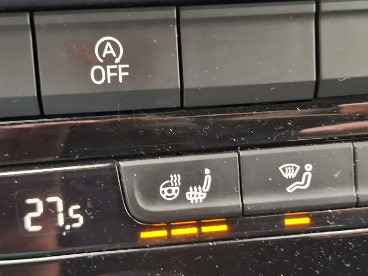 1.5 TSI R-Line | Navigatie/Android/Apple Carplay | LM Velgen 17" | Voorstoelen/Stuurwiel Verwarmd | Adaptive Cruise Control | Achteruitrijcamera | Airco |