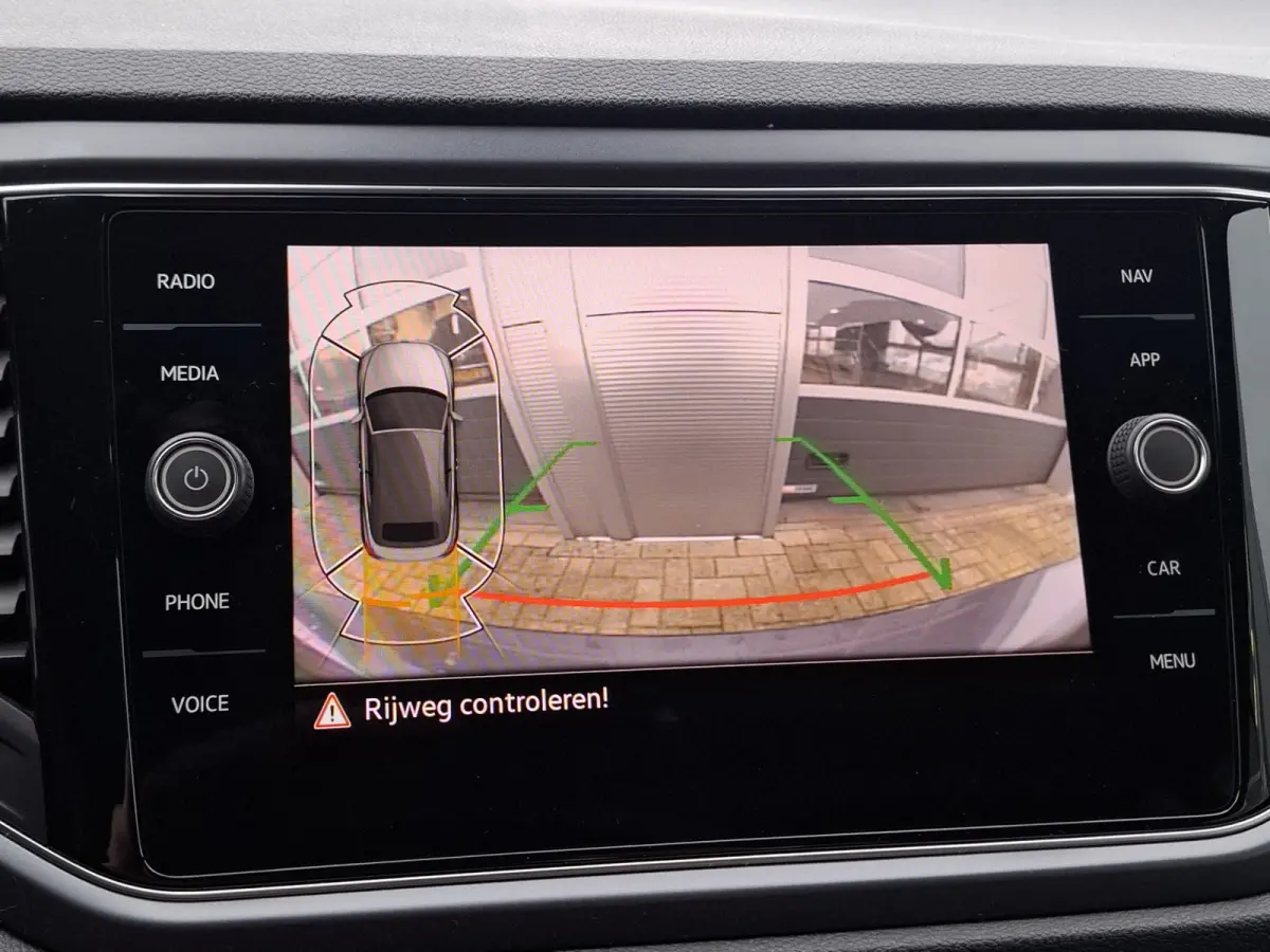 1.5 TSI R-Line | Navigatie/Android/Apple Carplay | LM Velgen 17" | Voorstoelen/Stuurwiel Verwarmd | Adaptive Cruise Control | Achteruitrijcamera | Airco |