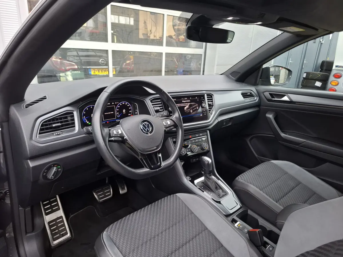 1.5 TSI R-Line | Navigatie/Android/Apple Carplay | LM Velgen 17" | Voorstoelen/Stuurwiel Verwarmd | Adaptive Cruise Control | Achteruitrijcamera | Airco |
