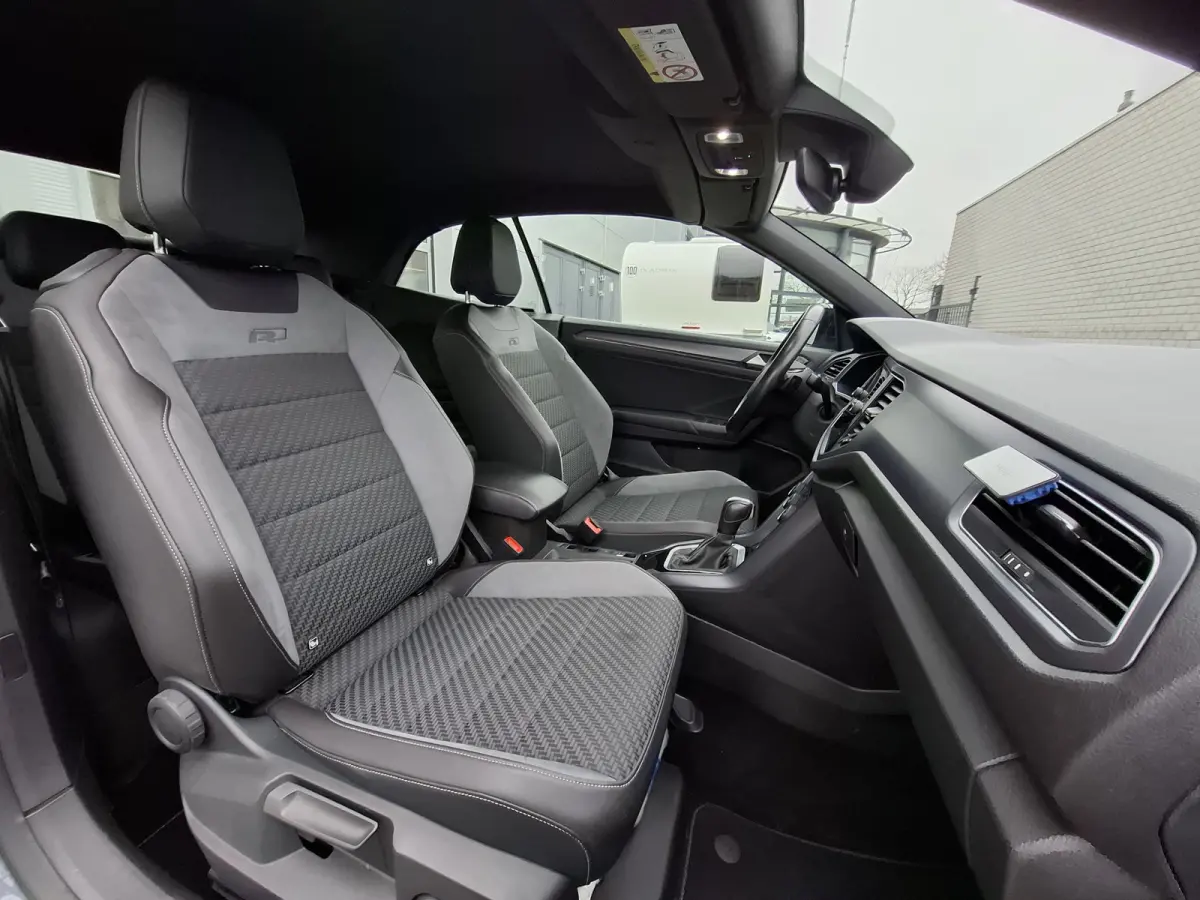 1.5 TSI R-Line | Navigatie/Android/Apple Carplay | LM Velgen 17" | Voorstoelen/Stuurwiel Verwarmd | Adaptive Cruise Control | Achteruitrijcamera | Airco |