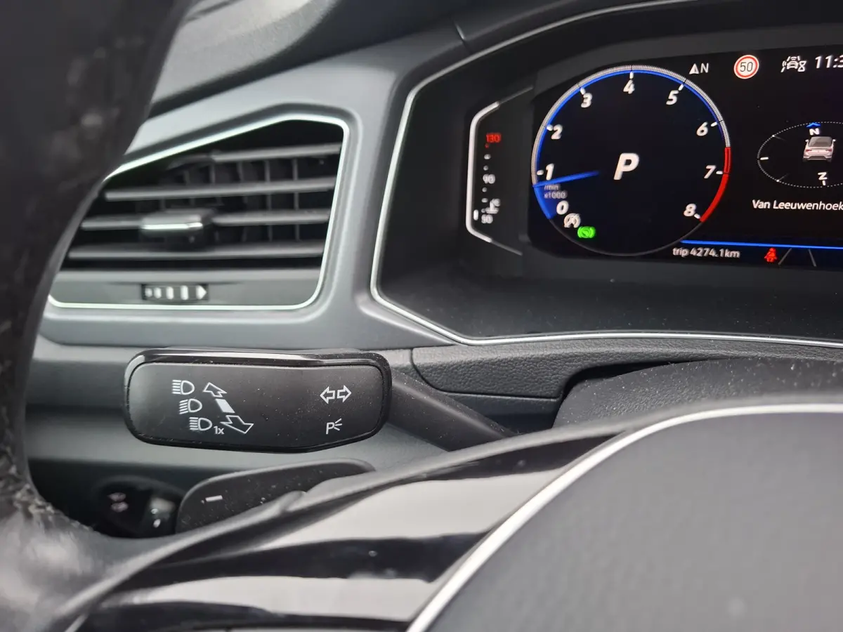 1.5 TSI R-Line | Navigatie/Android/Apple Carplay | LM Velgen 17" | Voorstoelen/Stuurwiel Verwarmd | Adaptive Cruise Control | Achteruitrijcamera | Airco |