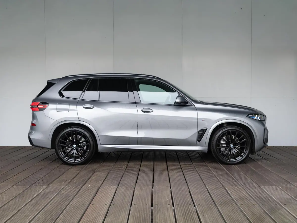 xDrive50e SoH 100% | M Sportpakket | Sky Lounge |Innovation Pack | Harman Kardon | Comfort Access | Stoelverwarming | 22'' |