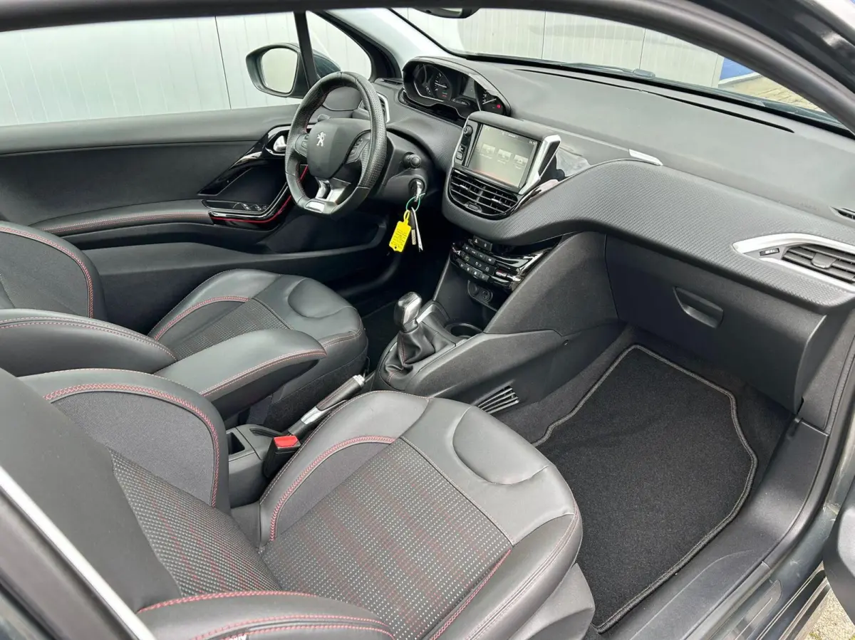 1.2 PureTech GT-line Airco/Bluetooth/Cruise
