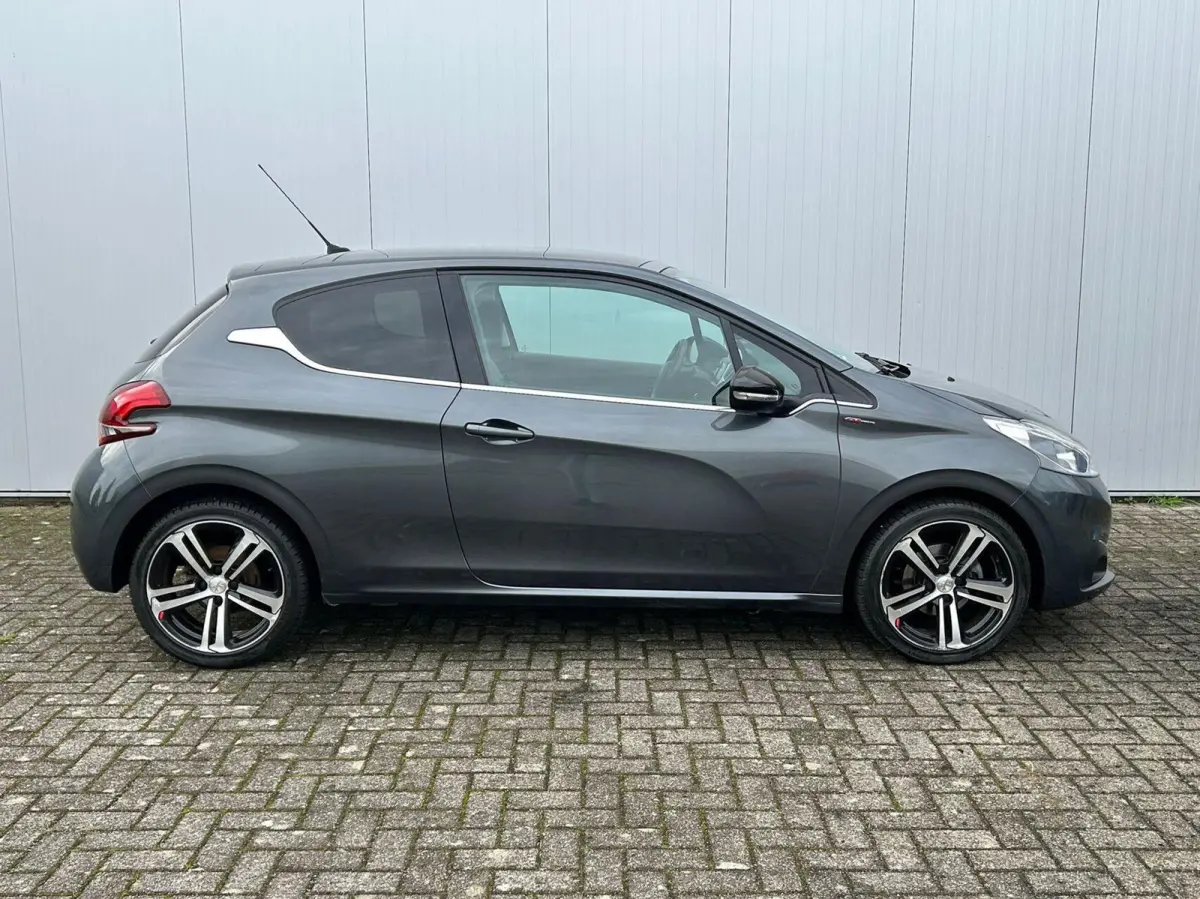 1.2 PureTech GT-line Airco/Bluetooth/Cruise