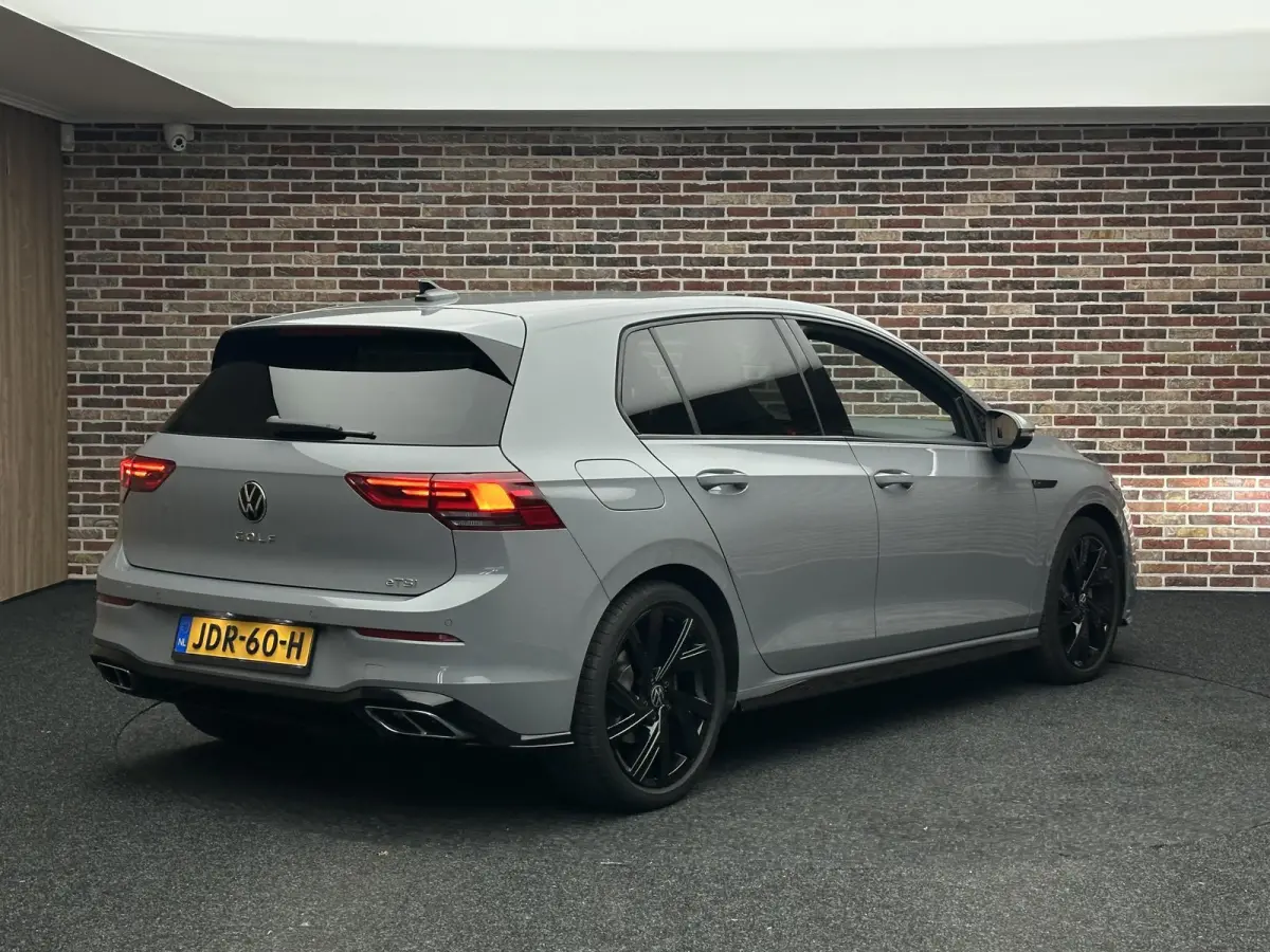 1.5 eTSI R-Line Dodehoek herkenning | Camera | Virtual display | Keyless entry