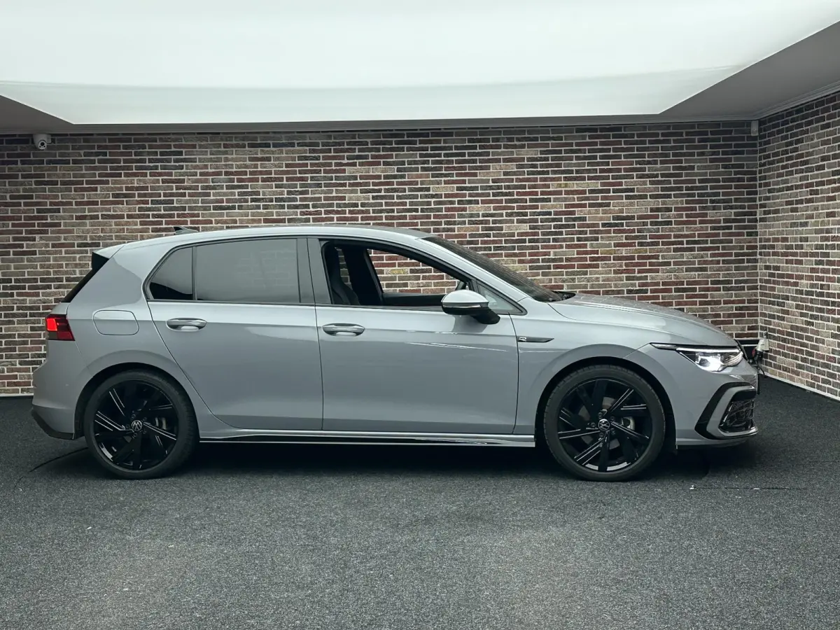 1.5 eTSI R-Line Dodehoek herkenning | Camera | Virtual display | Keyless entry