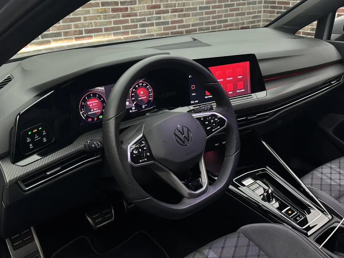 1.5 eTSI R-Line Dodehoek herkenning | Camera | Virtual display | Keyless entry
