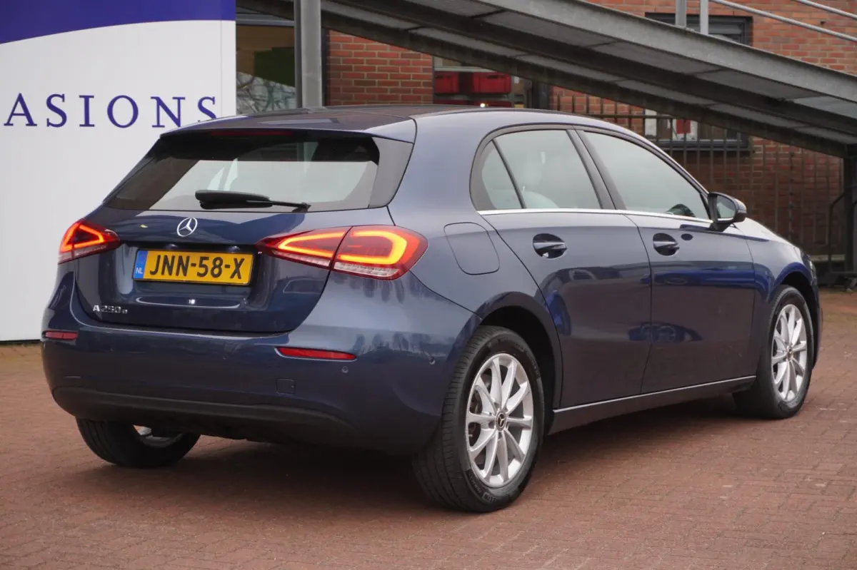 250 e Business Line PHEV / Camera / Navi / Stoelverwarm. / LED / SUPER AANBIEDING