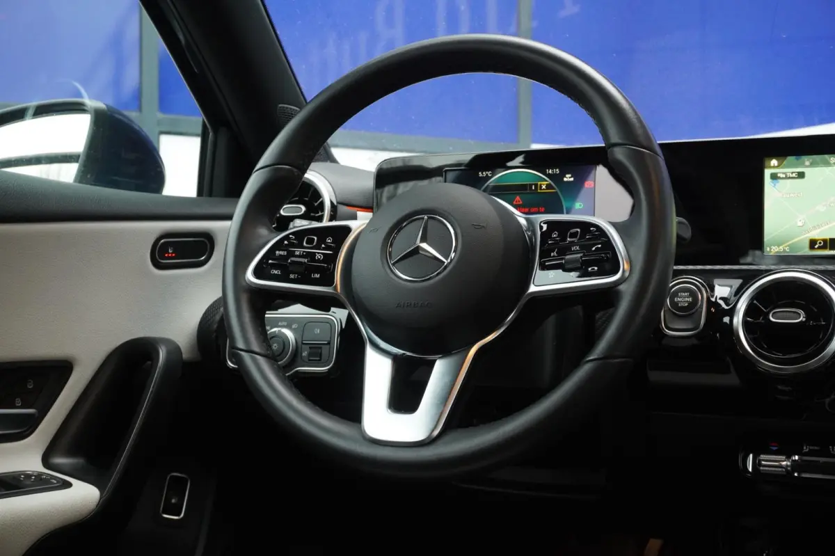 250 e Business Line PHEV / Camera / Navi / Stoelverwarm. / LED / SUPER PRIJS + APK 10-2028