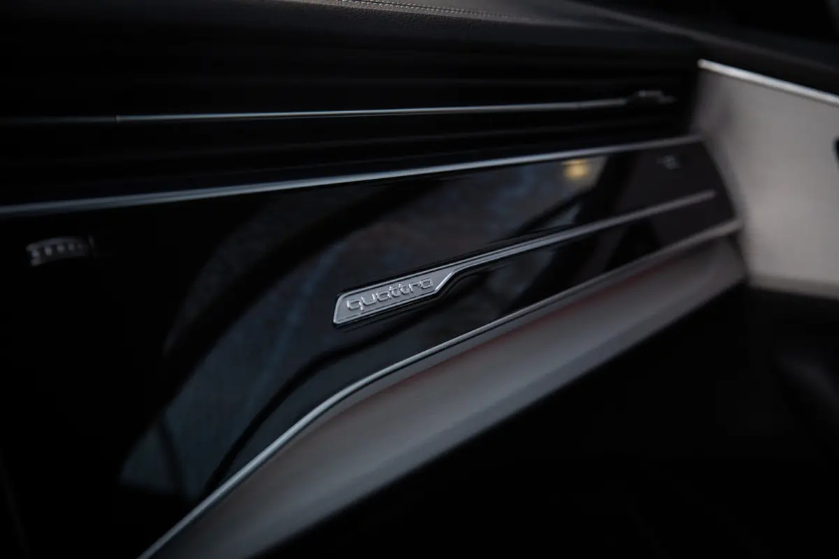55 TFSI e quattro Pro Line Advanced , RS-seats, 3D-camera, Luchtvering, Head-up display, Apple Carplay, S-line