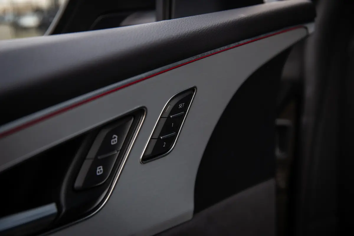 55 TFSI e quattro Pro Line Advanced , RS-seats, 3D-camera, Luchtvering, Head-up display, Apple Carplay, S-line