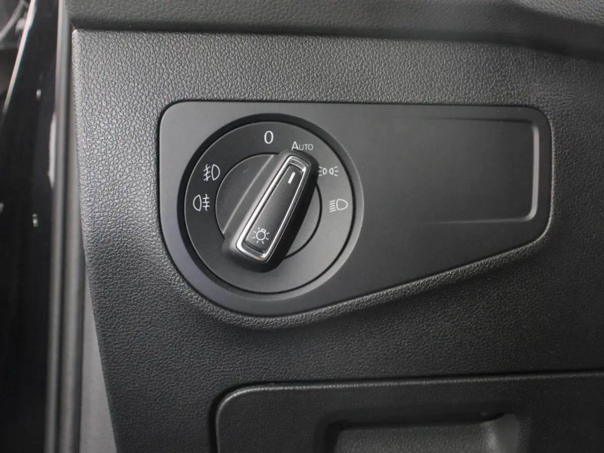 1.5 TSI Comfortline Team DSG Navigatie  Apple carplay/Android Auto  Climate Control  Camera  Lane Assist  Virtual Cockpit  Winterpakket  Adaptive Cruise control  Lichtmetalen Velgen