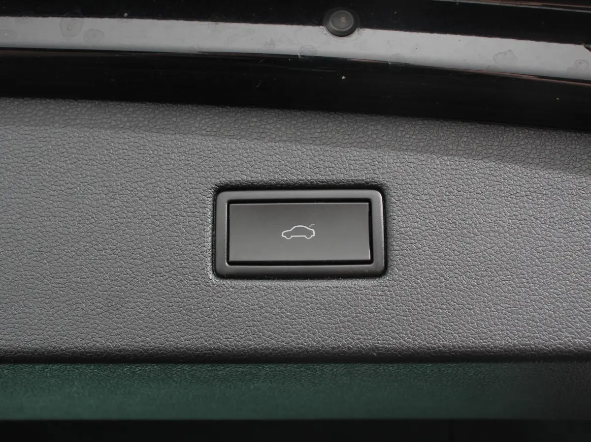 1.5 TSI Comfortline Team DSG Navigatie  Apple carplay/Android Auto  Climate Control  Camera  Lane Assist  Virtual Cockpit  Winterpakket  Adaptive Cruise control  Lichtmetalen Velgen