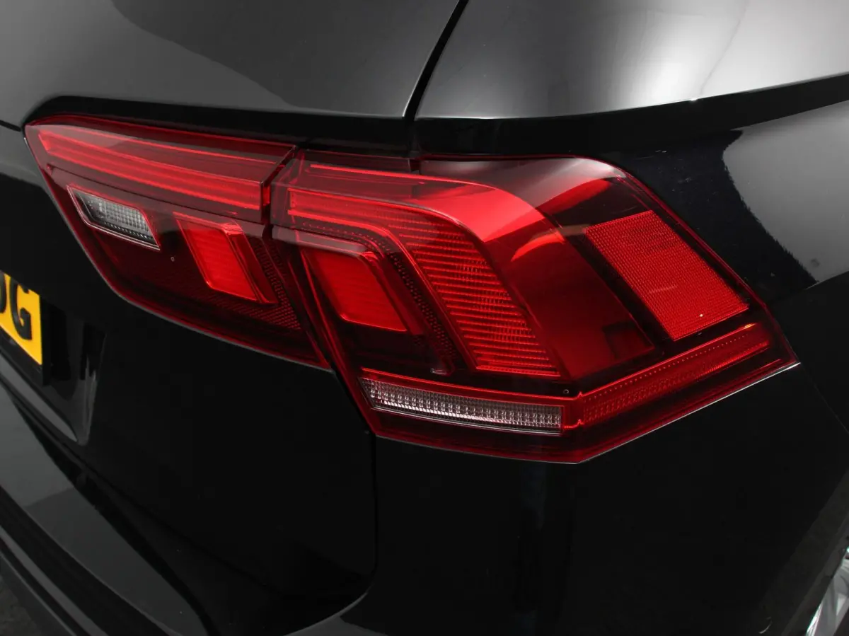 1.5 TSI Comfortline Team DSG Navigatie  Apple carplay/Android Auto  Climate Control  Camera  Lane Assist  Virtual Cockpit  Winterpakket  Adaptive Cruise control  Lichtmetalen Velgen