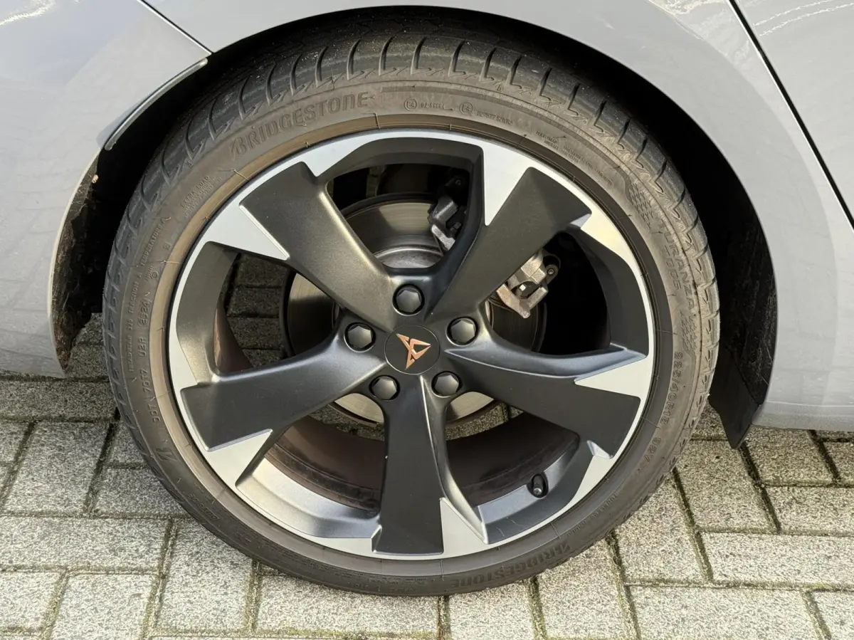 1.5 TSI e-Hybrid VZ Performance