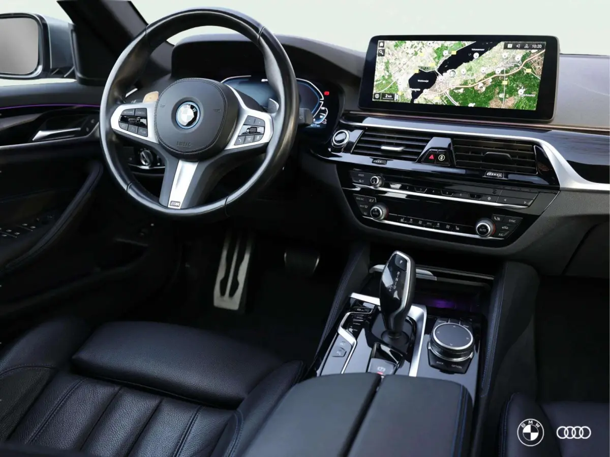 530E M SPORT / PANODAK / LEDER / STOELVW / CARPLAY / 18"